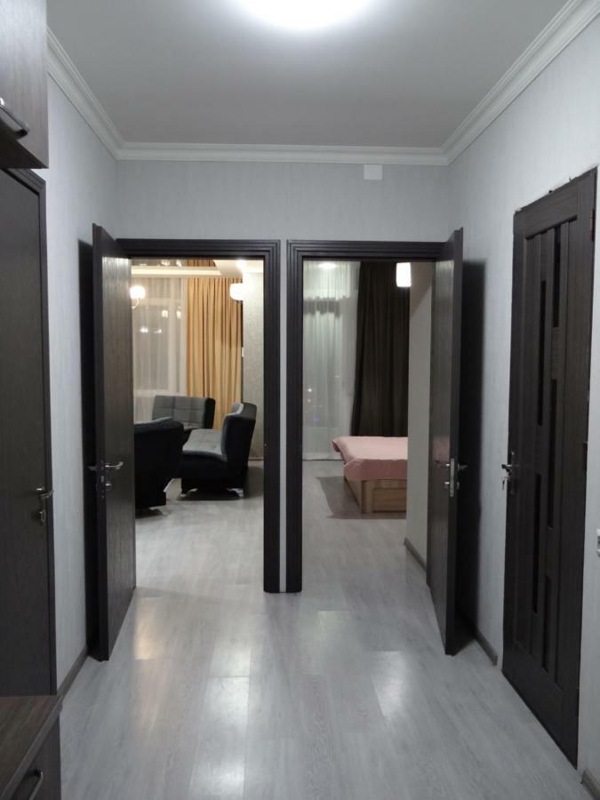 Apartment Abuseridze 5A บาทูมิ ภายนอก รูปภาพ